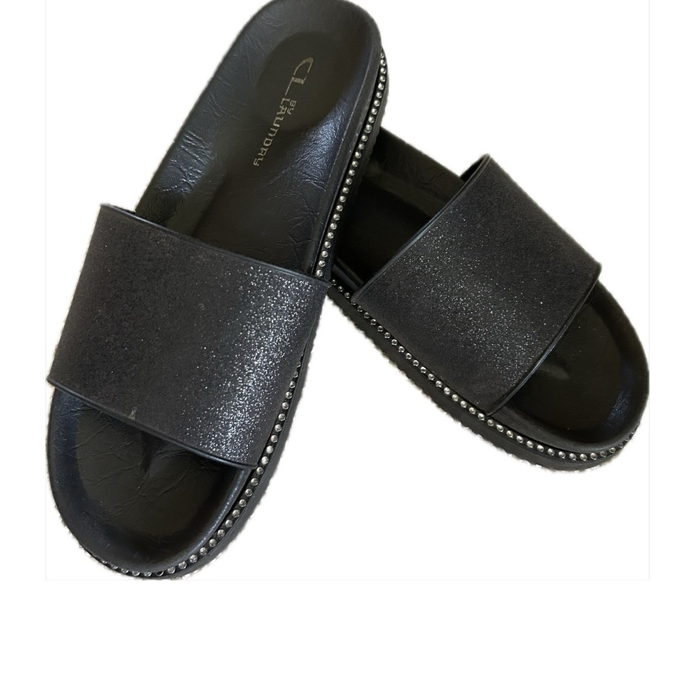 EUC CL By LAUNDRY Black Slip On Size 8
